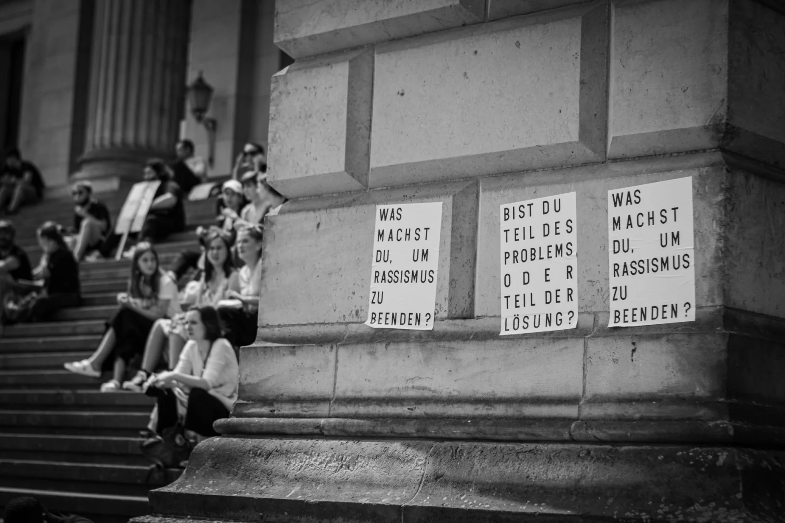 A Terrifying Attack on Journalists in Erfurt: An Open Hatred Against Opponents