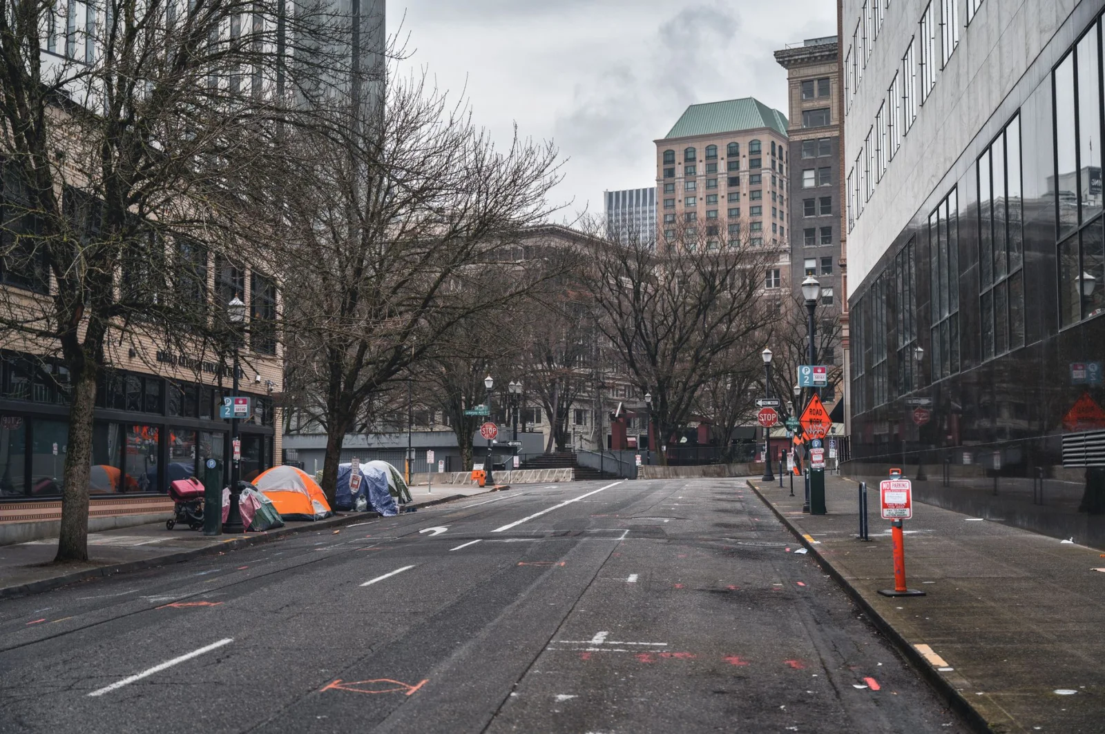Dangerous Game with the Lives of the Homeless: The Trade of Destinies!