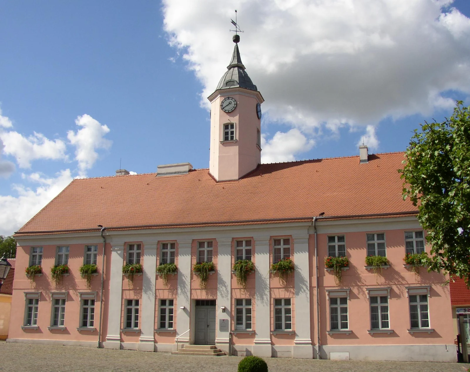 Serious Warning: Drinking Water in Zehdenick is Unfit for Consumption!