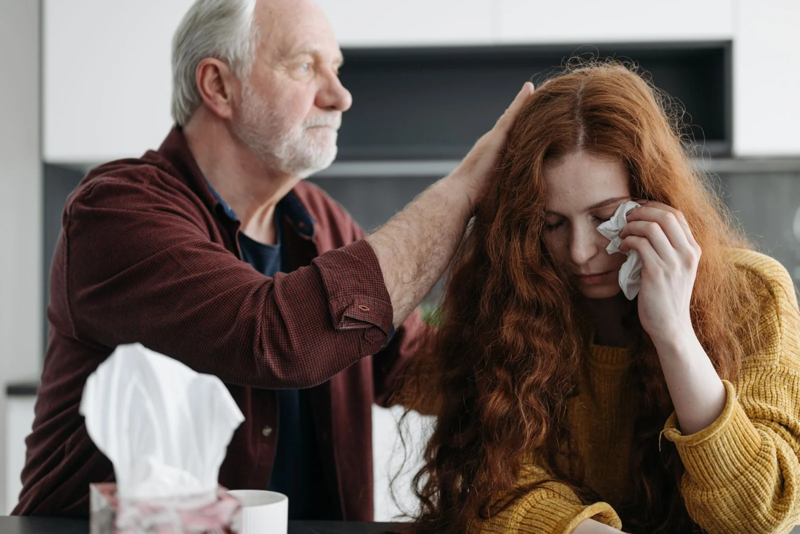 A Heartbreaking Drama: Ulrich Tukur's Different Take on Paternal Grief