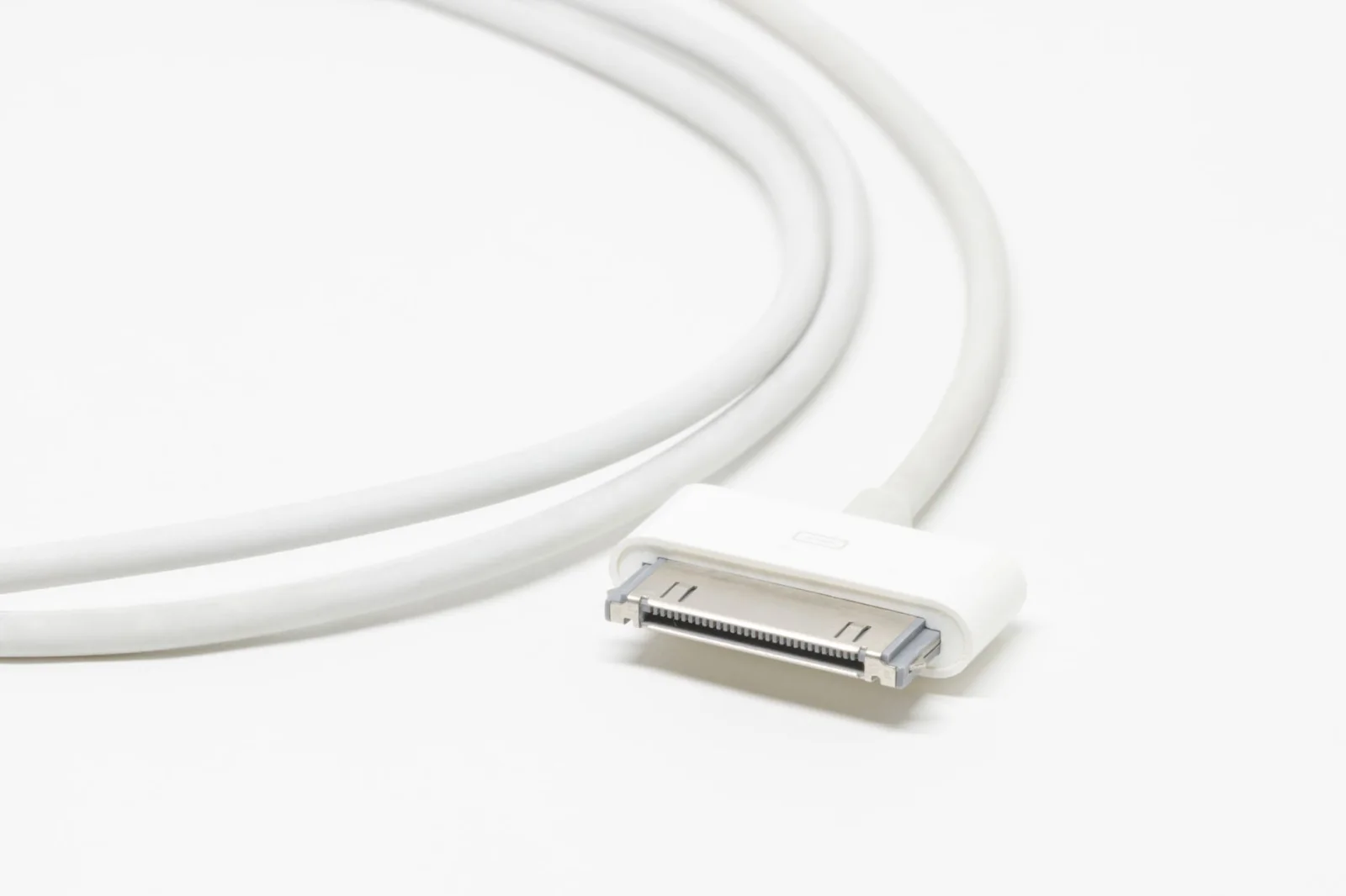 The Interesting Secret of a Piece in the Charging Cable: What Does It Really Do?