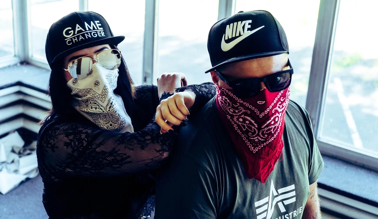 Exposing the Secrets of the Arms Mafia: Life at Risk!