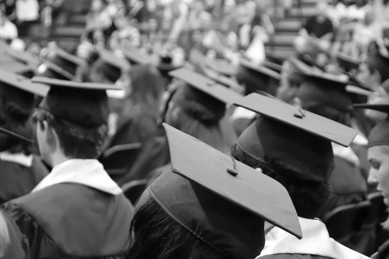 Graduation Celebration: Thousands of Students Head to Vacation