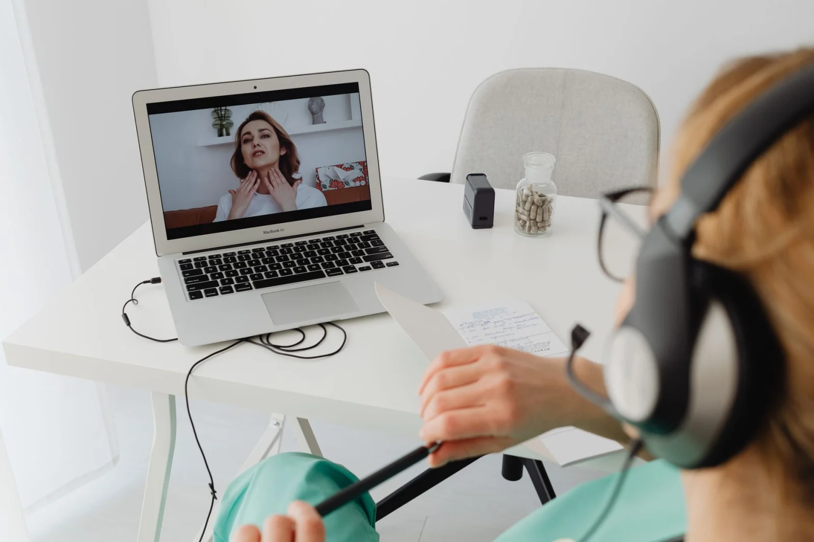 The New Era of Pharmaceutical Services: Doctor Consultations in Pharmacies Have Begun