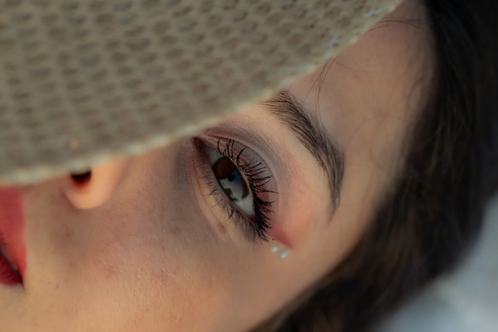 Serious Warning About Summer Eye Injuries: Are Contact Lenses Dangerous?