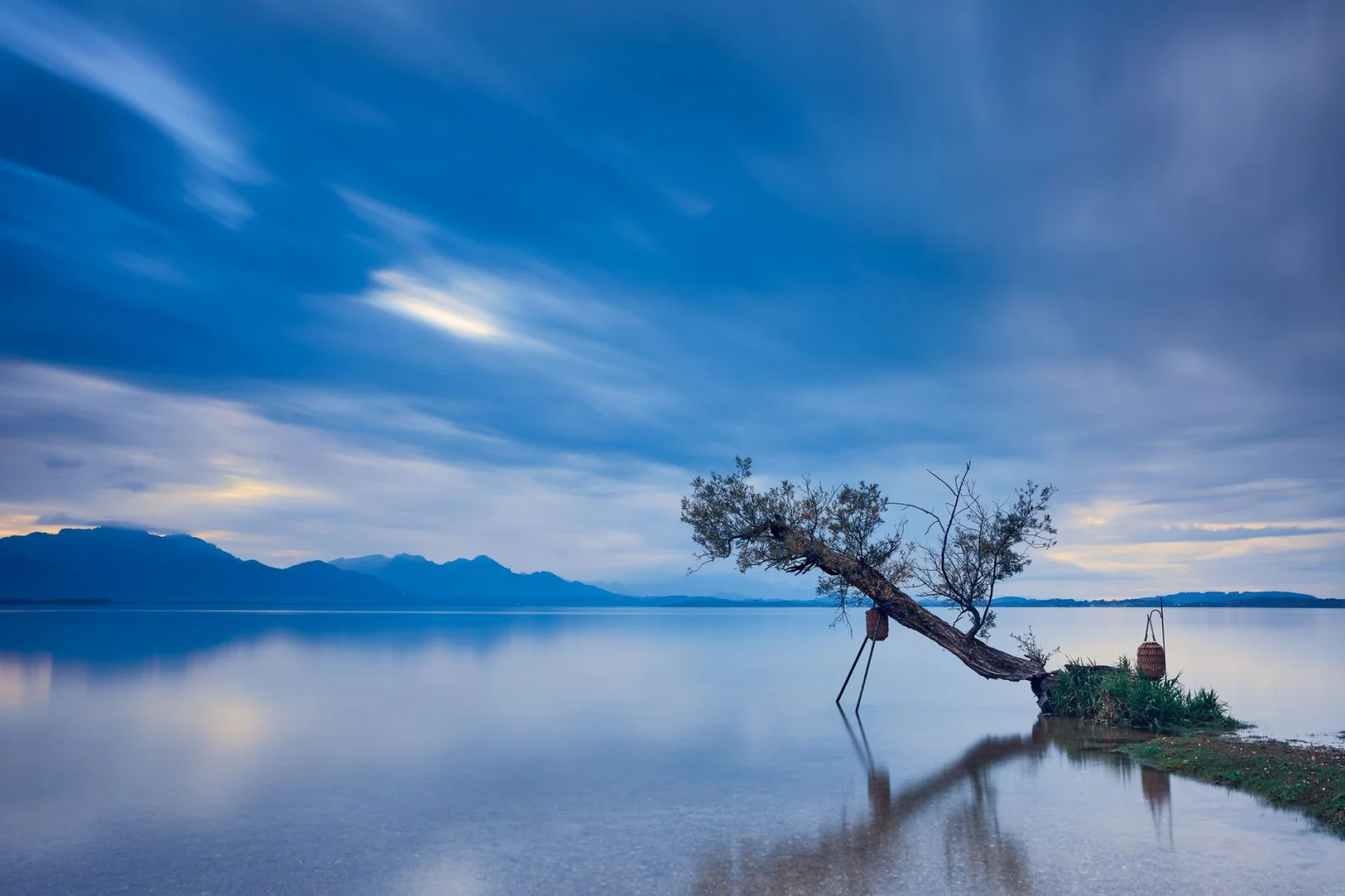 Water Spout Over Lake Constance: A Stunning Natural Display