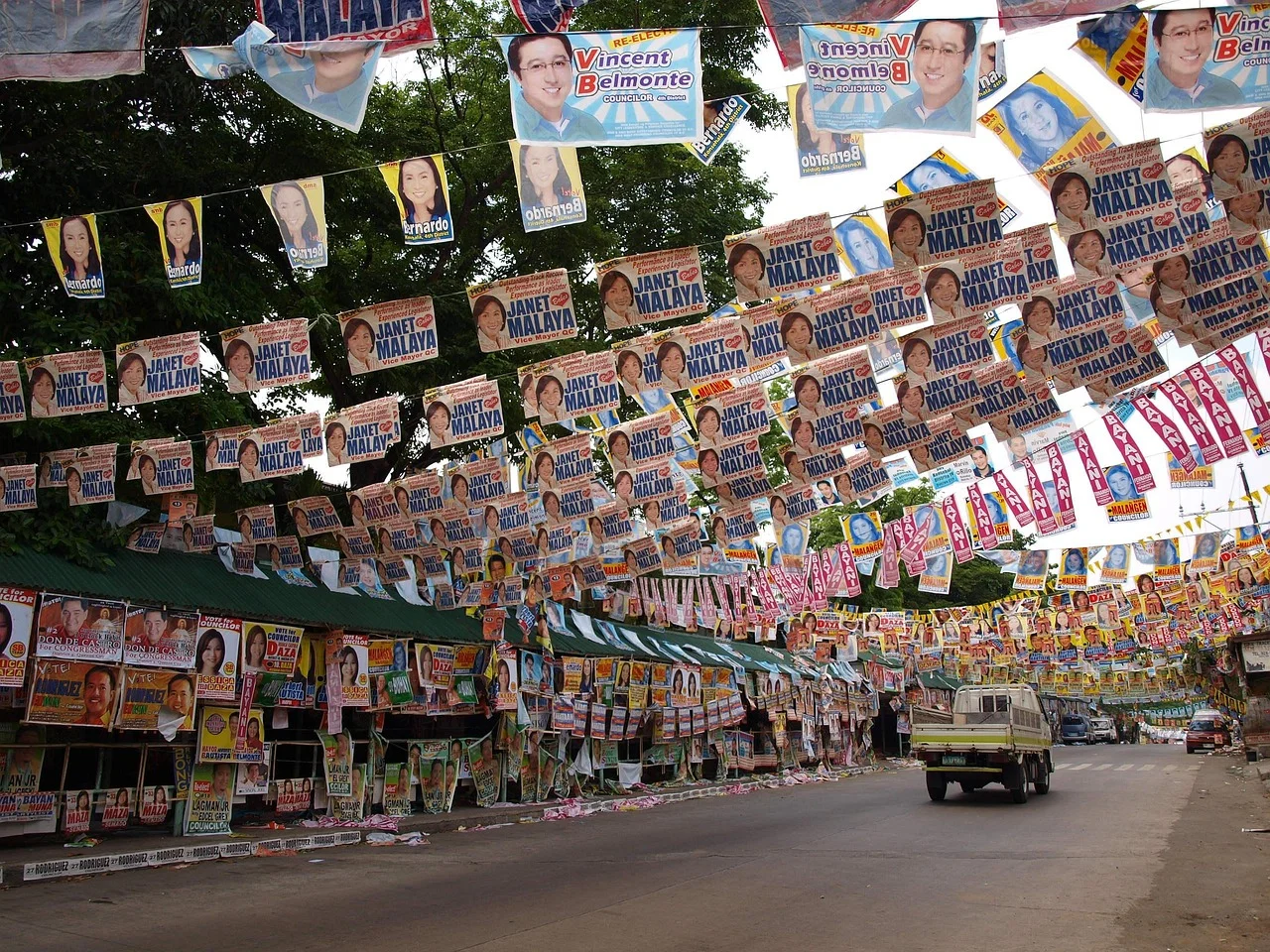 The Start of the Election War: A Coalition to Attract Volunteers in the East
