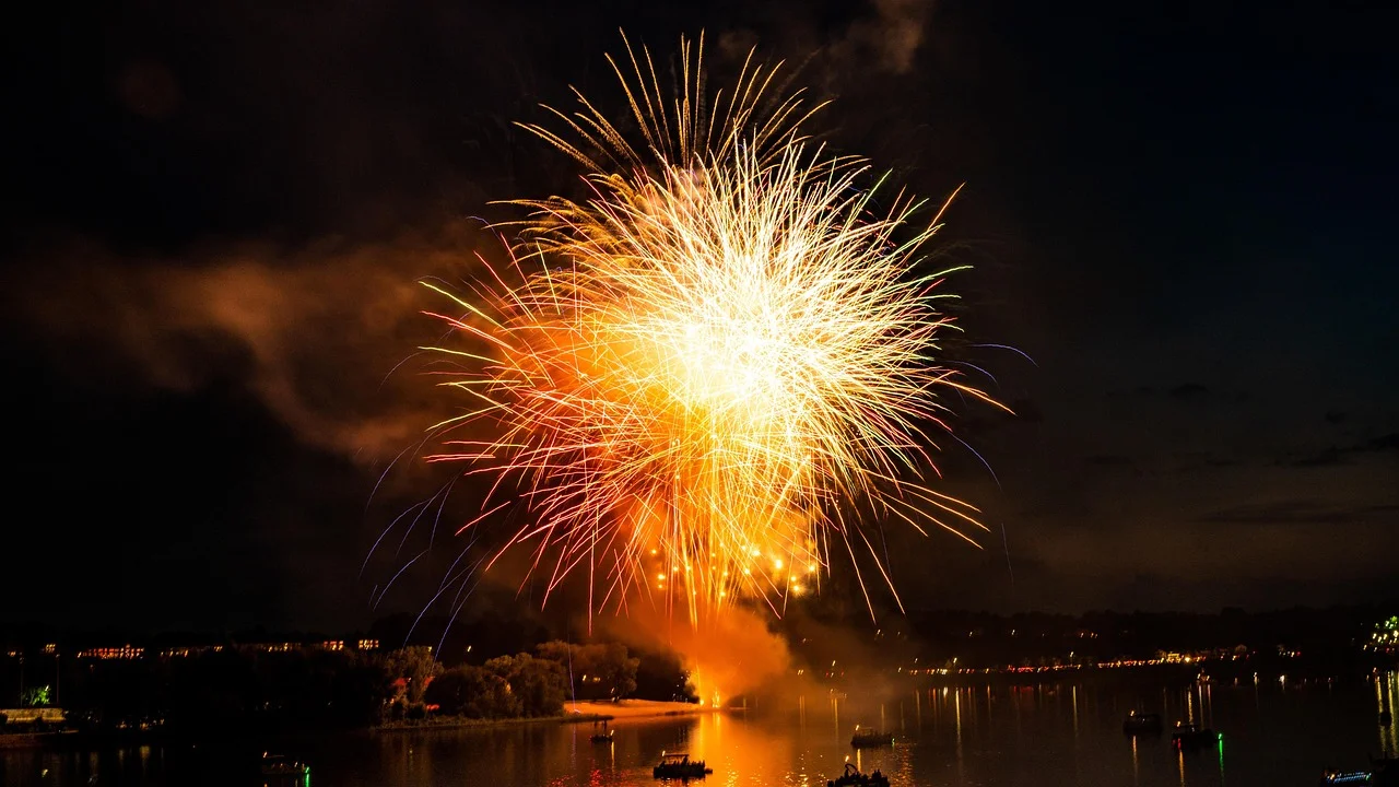 250th Anniversary of America's Independence in Scorching Heat