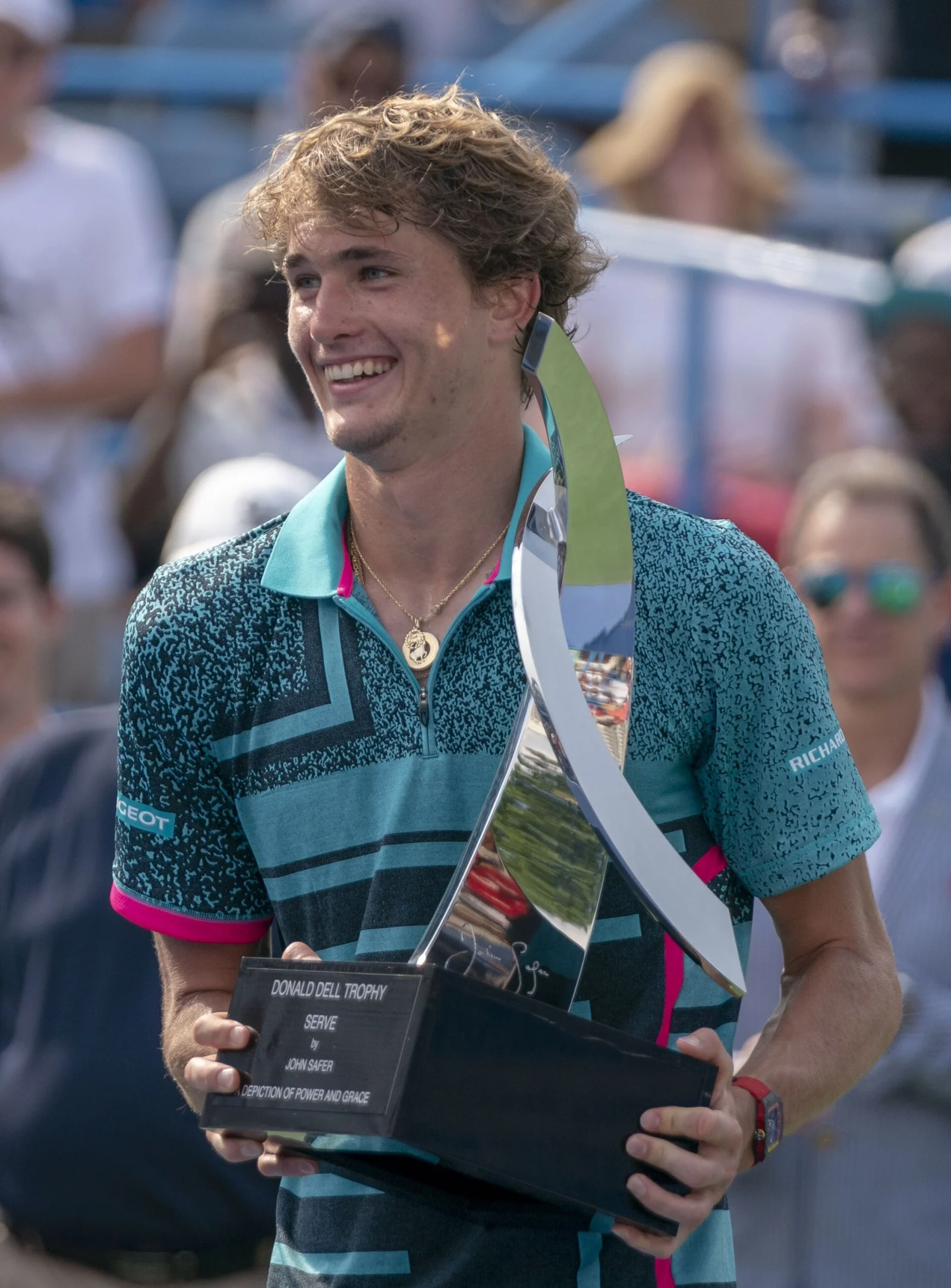 Zverev on the Brink of a Decisive Battle at Wimbledon