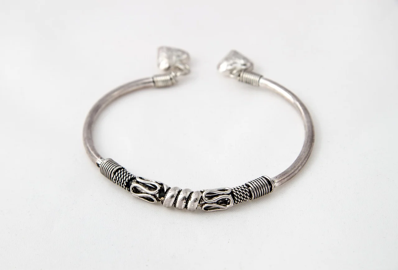 New Buzz in the World of Antiques: A Special Bracelet Sets a Record on 'Bares für Rares'!